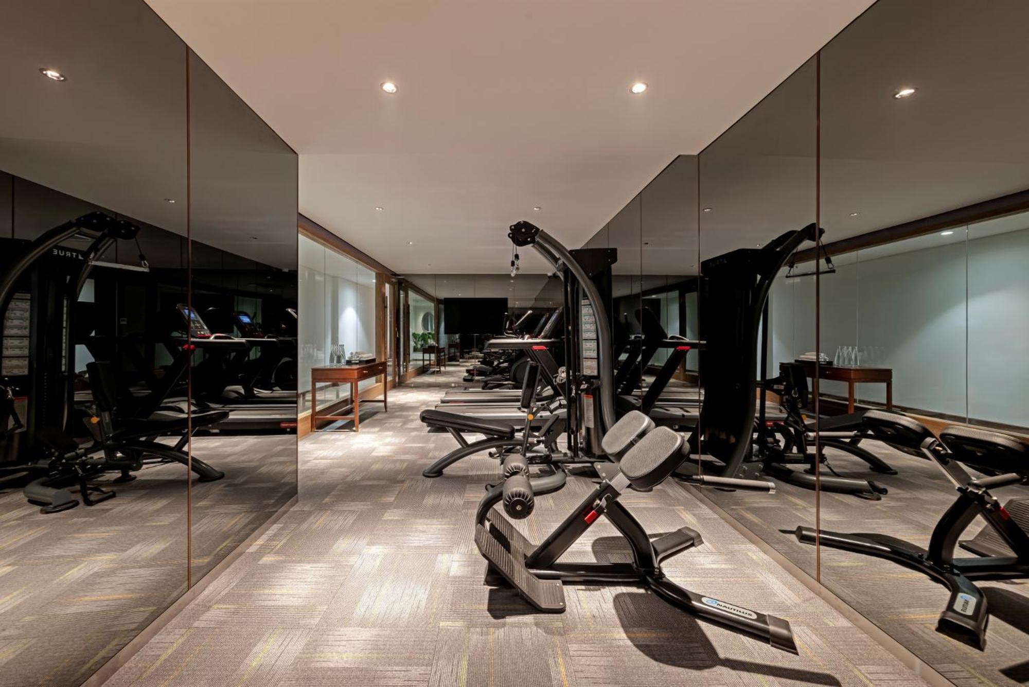 La Siesta Classic Hang Thung Hanoi Dış mekan fotoğraf The gym at The Dorchester